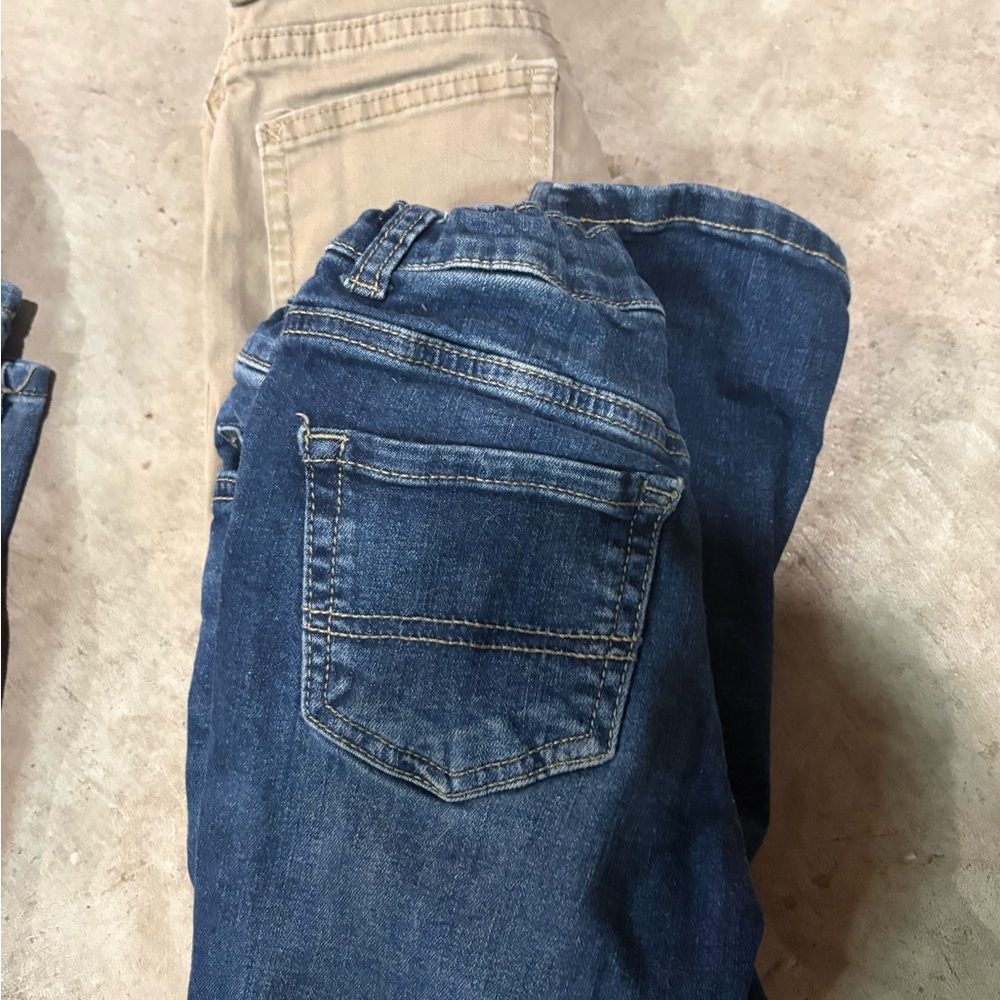 3 pack two Children's Place Kids Jeans - Denim Blue and Khaki wranglers  (8) - Picture 4 of 6